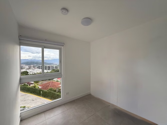 Apartamento con línea Blanca con Doble Balcón y 2 Parqueos | Monte Alto, Curridabat