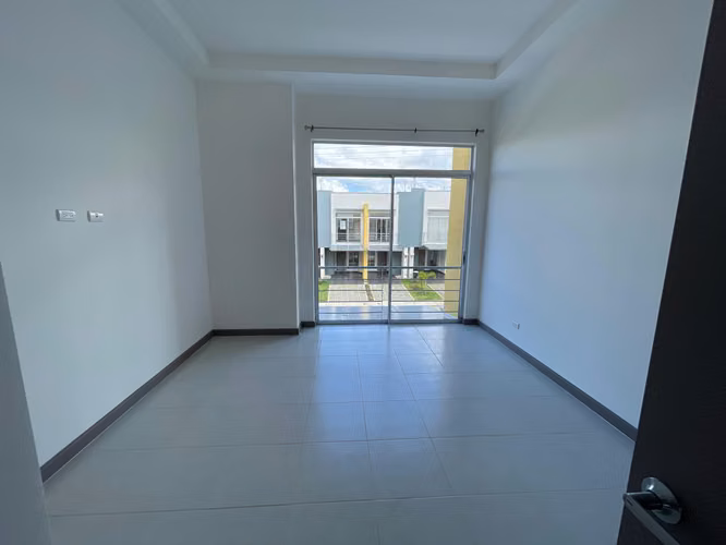 Venta. Vive o Invierte. San Pablo, Heredia IK2618