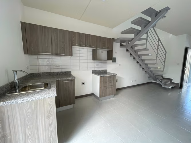 Venta. Vive o Invierte. San Pablo, Heredia IK2618