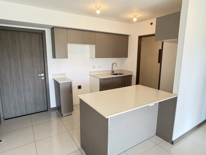 Apartamento de 2 habitaciones con vista al rio y amanecer en Rohrmoser.