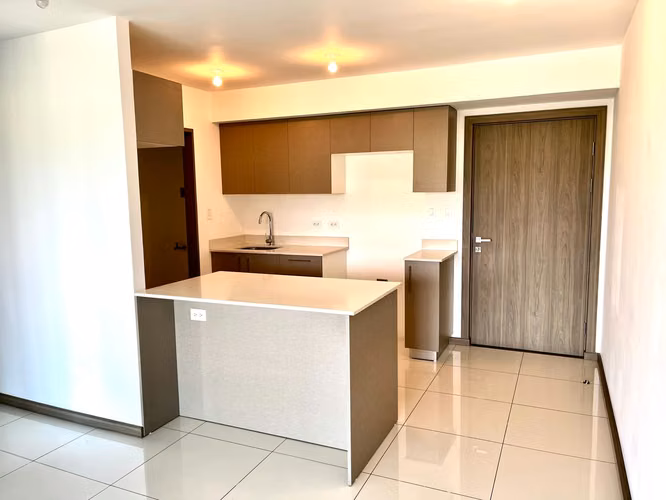 Apartamento de 2 habitaciones con vista al rio y amanecer en Rohrmoser.