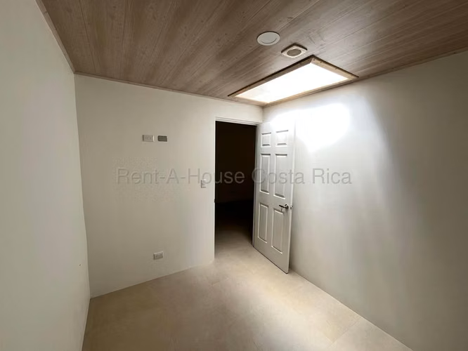 Alquiler de Apartamento para ESTRENAR en Santa María de Dota.  27-121