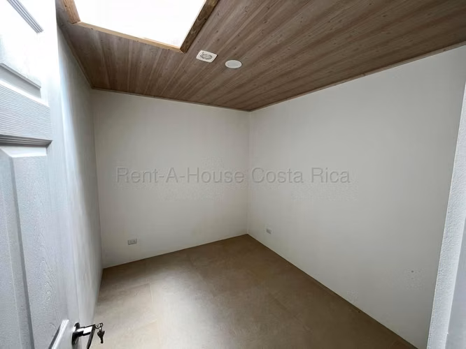 Alquiler de Apartamento para ESTRENAR en Santa María de Dota.  27-121