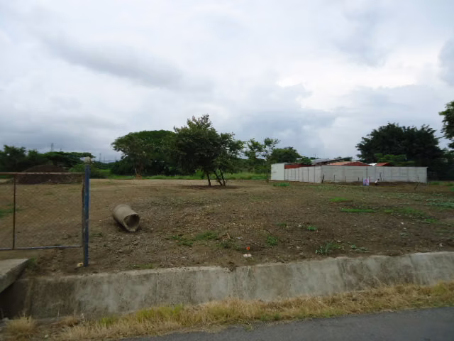 “Lote Premium en Lindora – 1,397 m² detrás de Valle del Sol”