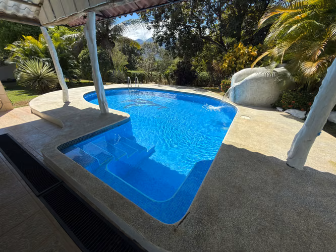 Venta. Lote con Casa. Turrubares, San Jose