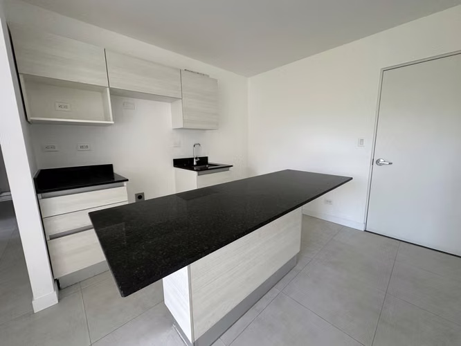 Vendo apartamento con hermosa vista Monte Alto Curridabat / INVERSIONISTAS ver esta opción