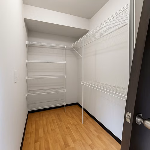 Se alquila apartamento amueblado en condominio en Santa Ana - Imagen 7
