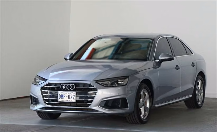 AUDI A4 2022 AUTOMÁTICA GASOLINA PLATEADO