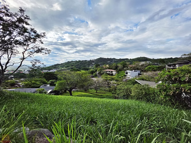 Lote Premium de 1.071 m² en Valle Escondido, Santa Ana | Hermosas Vistas | Cerca de Ruta 27 y el SAC