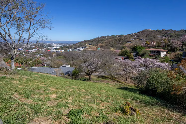 Lote Premium de 1.071 m² en Valle Escondido, Santa Ana | Hermosas Vistas | Cerca de Ruta 27 y el SAC