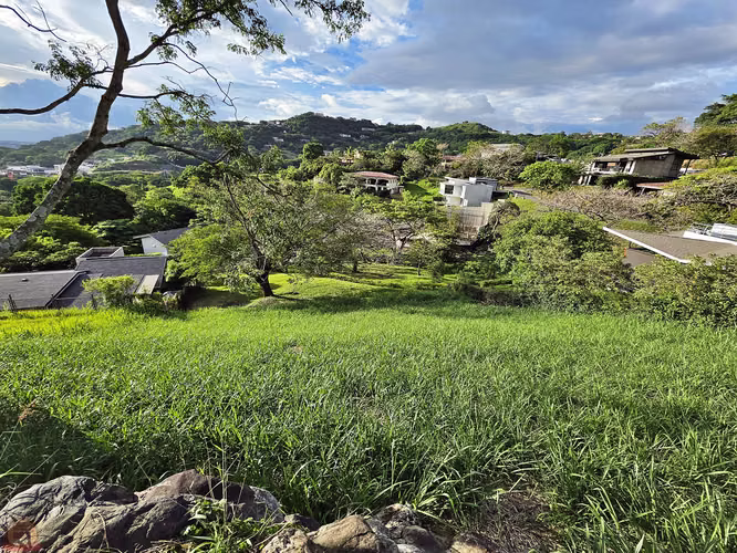 Lote Premium de 1.071 m² en Valle Escondido, Santa Ana | Hermosas Vistas | Cerca de Ruta 27 y el SAC