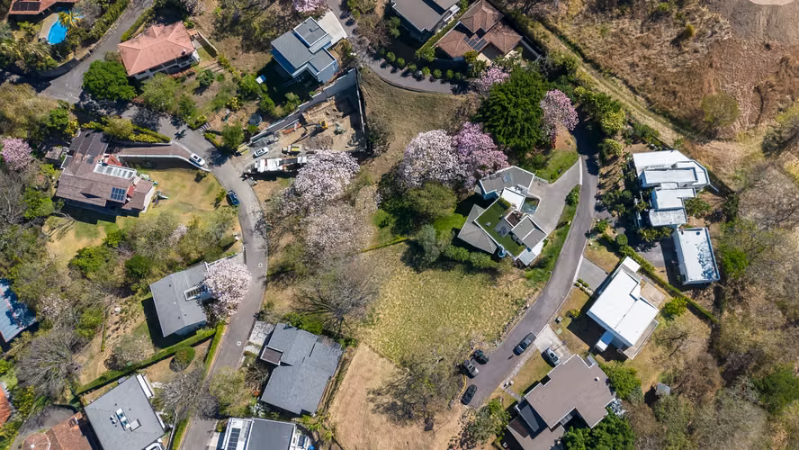 Lote Premium de 1.071 m² en Valle Escondido, Santa Ana | Hermosas Vistas | Cerca de Ruta 27 y el SAC