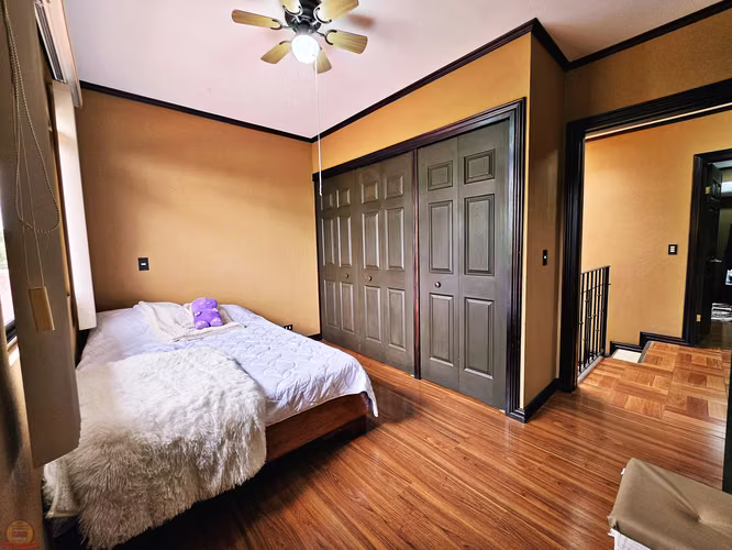 Casa Esquinera en Venta en La Ribera de Belén | 280 m² | 3-Habs | Jardines | Excelente Ubicación