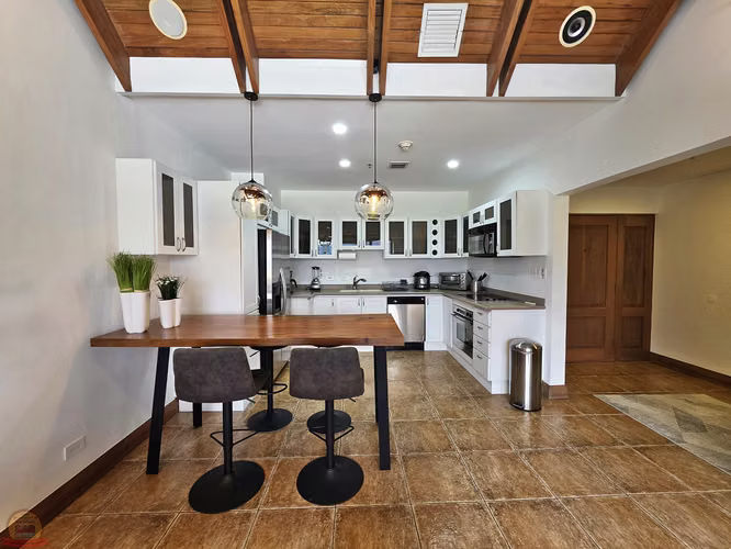 Condo Hotel Corobicí Amueblado | Venta o Alquiler | 2-Hab. | 135 m² | Hermosas Vistas