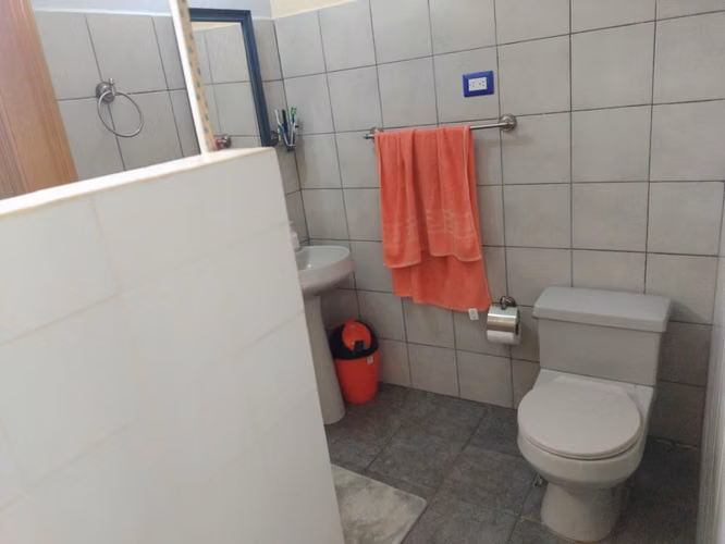 Venta de encantadora casa con amplias zonas verdes