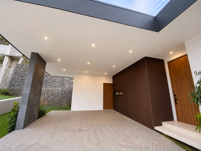 VENTA DE CASA NUEVA DE UN PISO EN CONDOMINIO, POZOS DE SANTA ANA