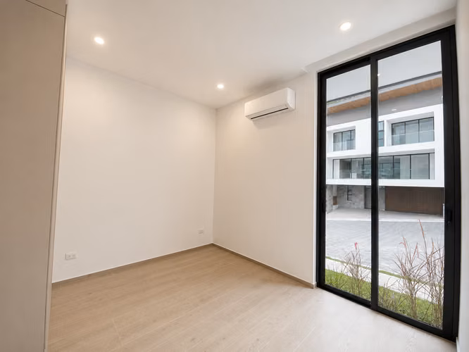 VENTA DE CASA NUEVA DE UN PISO EN CONDOMINIO, POZOS DE SANTA ANA