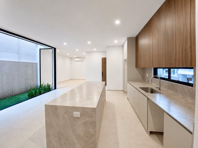 VENTA DE CASA NUEVA DE UN PISO EN CONDOMINIO, POZOS DE SANTA ANA