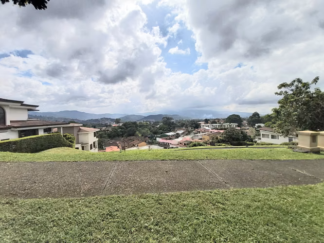 Venta de terreno en Curridabat, San José 14778