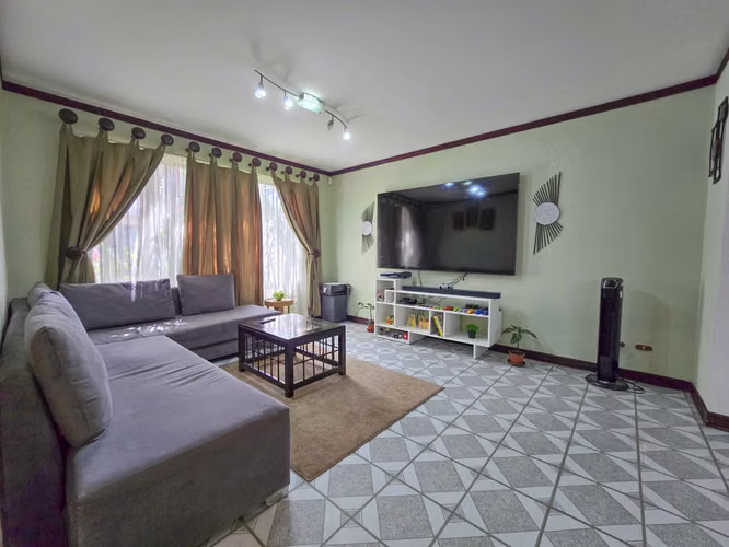 CONDOMINIO DE 3 HABIT. EN GUACHIPELIN ESCAZU