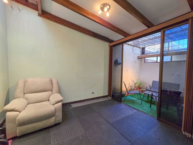 CONDOMINIO DE 3 HABIT. EN GUACHIPELIN ESCAZU