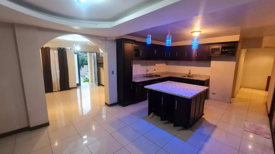Se vende casa de lujo en Condominio Botánica, Alajuela Centro - Imagen 4