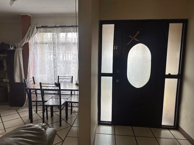 Vendo Rohrmoser  casa independiente