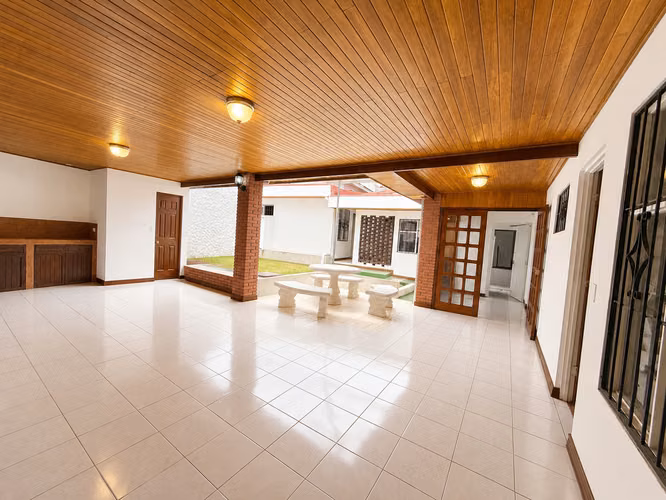 Alquiler y venta de CASA de una planta en Rohrmoser $2500 - Imagen 2