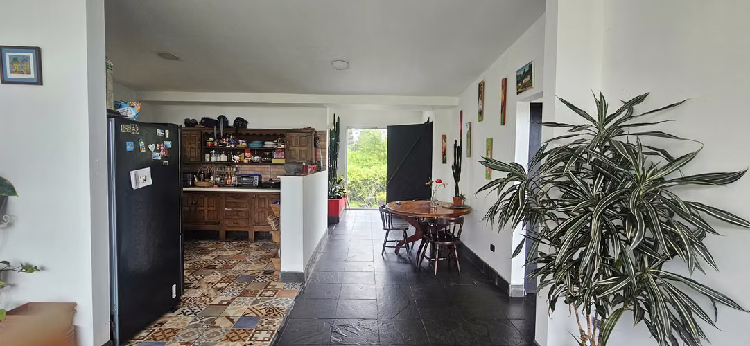 Vendo casa con amplio terreno en San Isidro de Heredia - Imagen 7