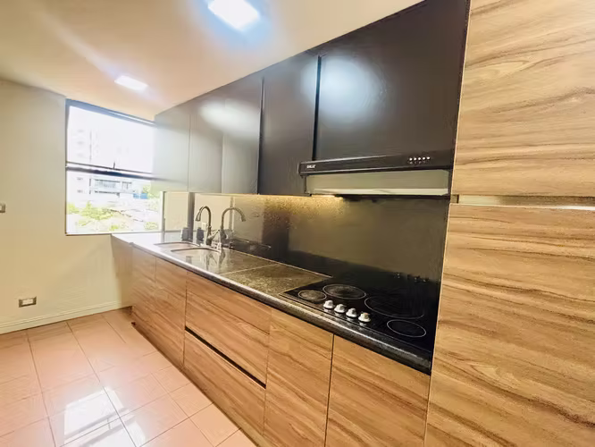 Penthouse en venta o alquiler amueblado,  en Los Yoses, San Pedro.