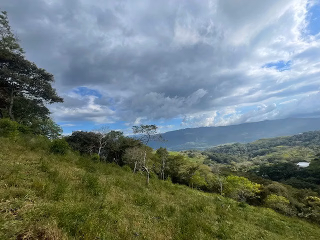 Finca ideal para urbanización con vistas asombrosas