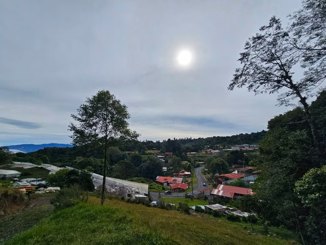 EXCEPTIONAL 17,800 m² PROPERTY IN EL JARDÍN DE DOTA–PANORAMIC VOLCANO VIEWS AND UNLD POTENTIAL