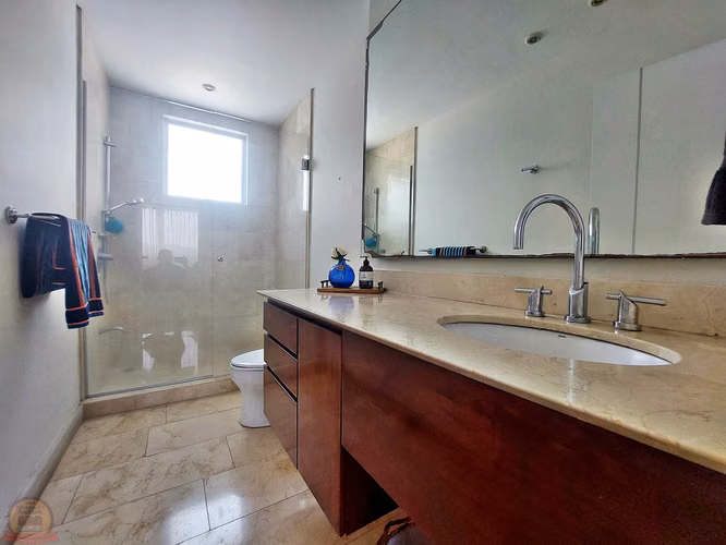Casa Moderna de Lujo con Piscina Privada | 4-Habs | Condominio Nuvo Santa Ana | $650,000 - Imagen 15