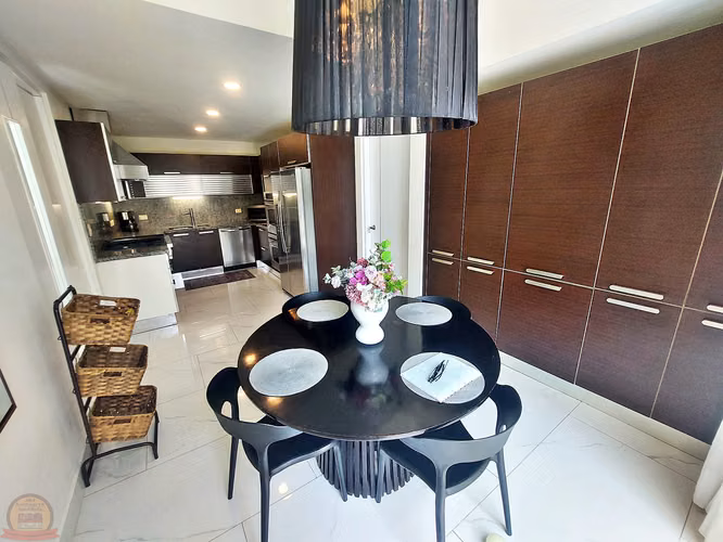 Casa Moderna de Lujo con Piscina Privada | 4-Habs | Condominio Nuvo Santa Ana | $650,000 - Imagen 9
