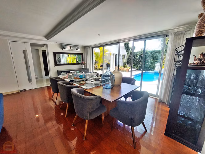 Casa Moderna de Lujo con Piscina Privada | 4-Habs | Condominio Nuvo Santa Ana | $650,000 - Imagen 4