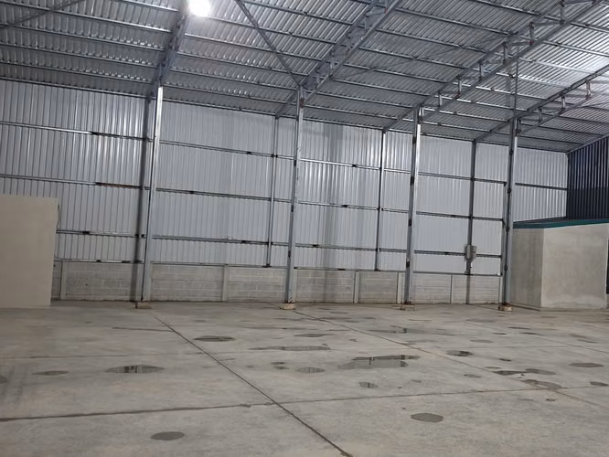 Bodega Nueva en Alquiler en Florencia de San Carlos | 360 m²