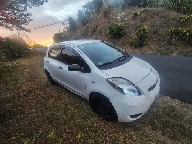 SE VENDE  PRECIO REDUCIDO VVT I SUPER ECONOMICO TODO AL DIA