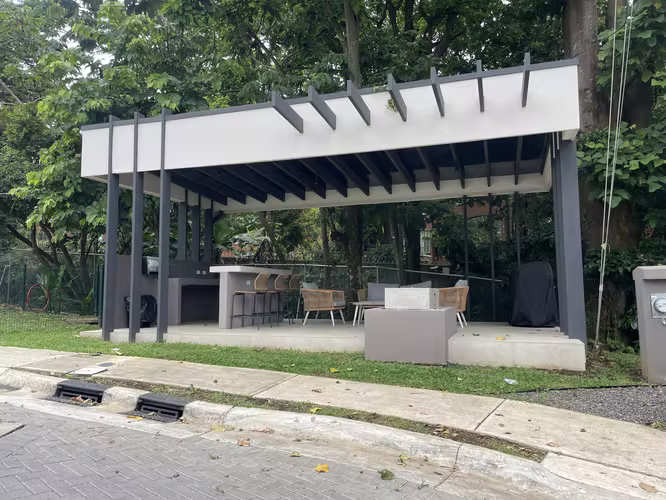 Venta de Condominio para estrenar en Montes de Oca