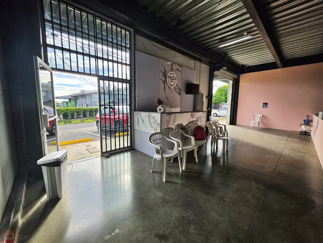 Inversión Ofi-Bodega Industrial 282.5 m² | Complejo Industrial en Calle Potrerillos | Portón de Carga | Seguridad 24/7 | $375,000
