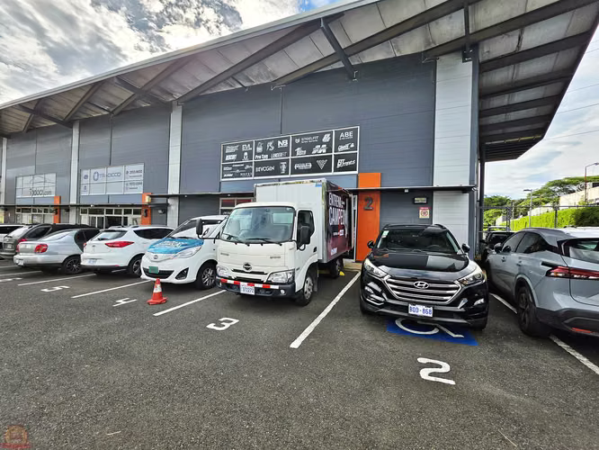 Venta Ofi-Bodega Showroom 255m² Alajuela | Rentando | $375,000