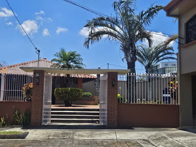 CASA EN VENTA | TIBÁS, LLORENTE | CONDOMINIO PRIVADO | 