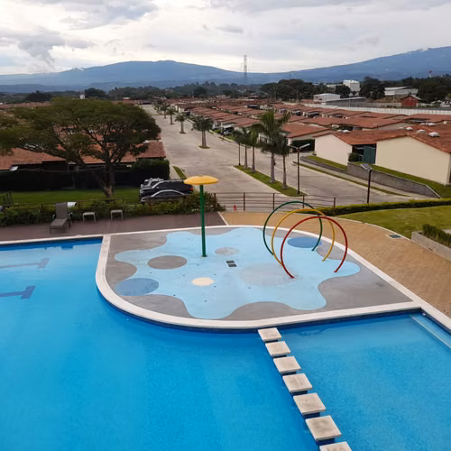 Casa 2 dormitorios 2 parqueos 2 baños, Terrazas del Norte, San Rafael Alajuela
