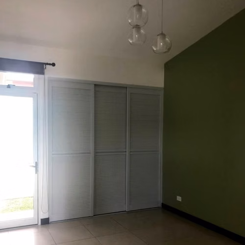 Casa 2 dormitorios 2 parqueos 2 baños, Terrazas del Norte, San Rafael Alajuela
