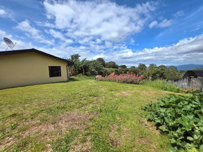 Venta de Casa en San Juan de Naranjo | Amplia Zona Verde