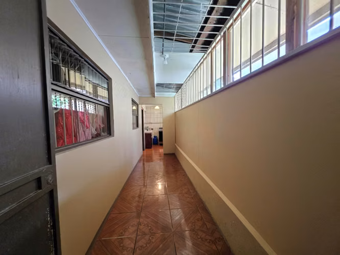 Venta de Casa en San Juan de Naranjo | Amplia Zona Verde