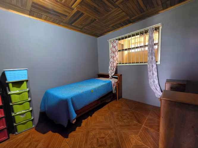 Venta de Casa en San Juan de Naranjo | Amplia Zona Verde
