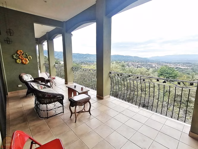 Casa de Lujo 4 Hab con Vista Panorámica | Cerro Colón, Mora | Venta - Renta - Imagen 14