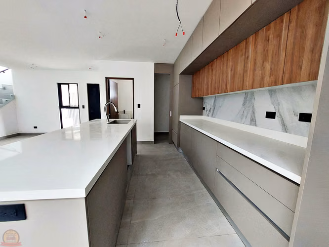 Casa Moderna 4 Hab + Oficina | Guachipelín | Estrene por $390,000 - Imagen 6