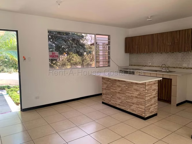 Venta de Casa en  Condominio Málaga-Alajuela.
