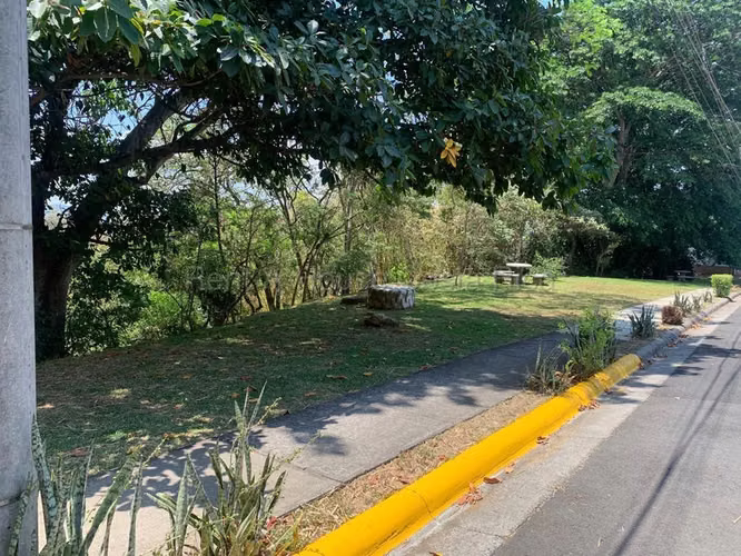Venta de Casa en  Condominio Málaga-Alajuela.